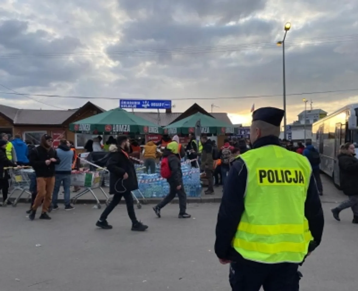 People,police,Medyka, Poland,Ukraine,