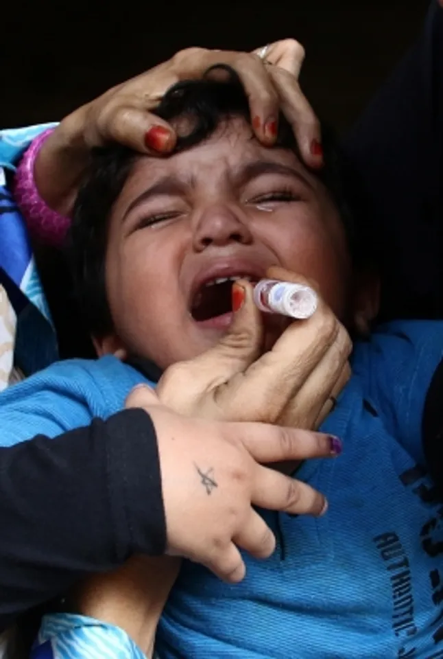 (101115) PAKISTAN-KARACHI-HEALTH-POLIO