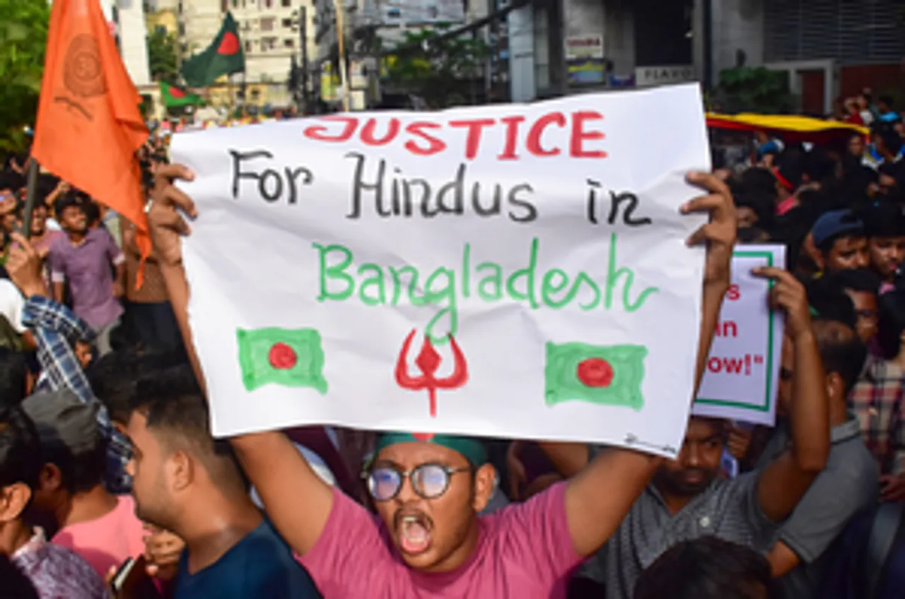 Chattogram: Hundreds of Bangladeshi Hindus have been demonstrating  , in protest against the violence against the Hindu minority community