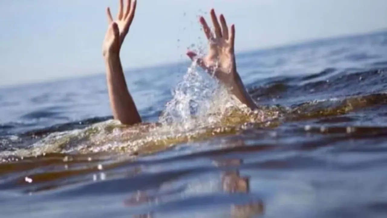 Alwar two friends drowned