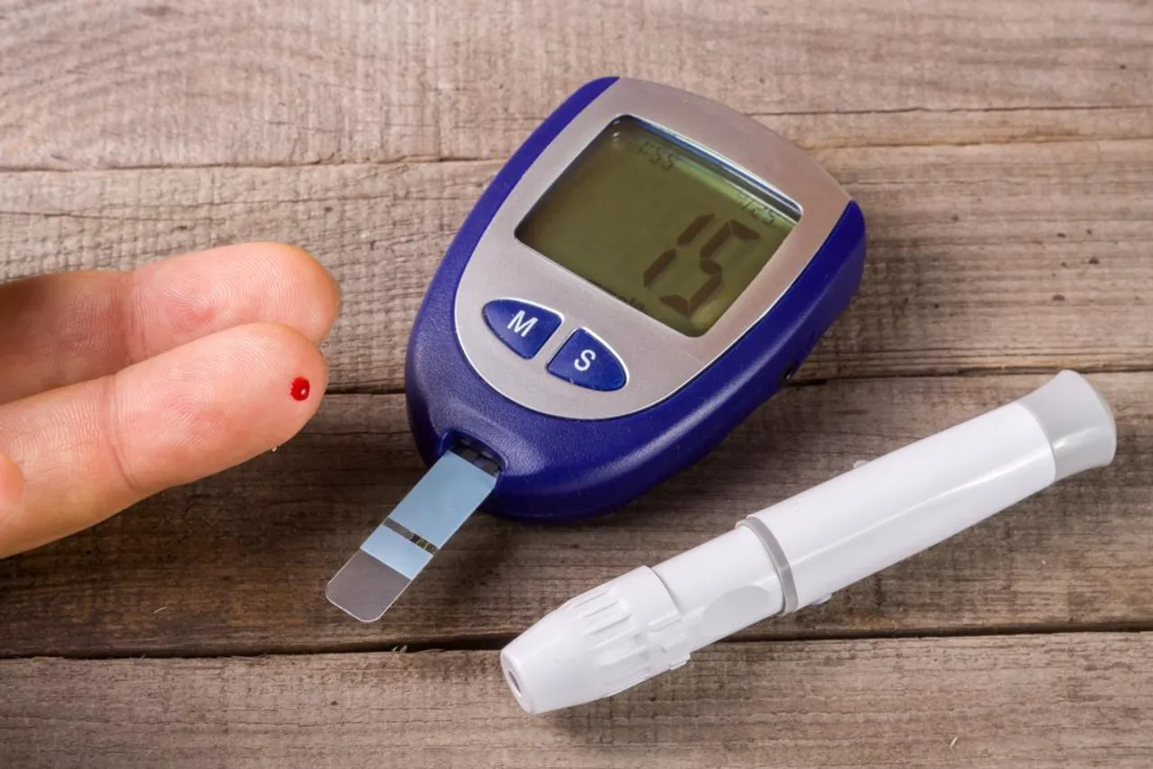 Low Blood Sugar के ऐसे होते हैं सिंपटम, बचाव के लिए ये फूड्स खाएं हर दम