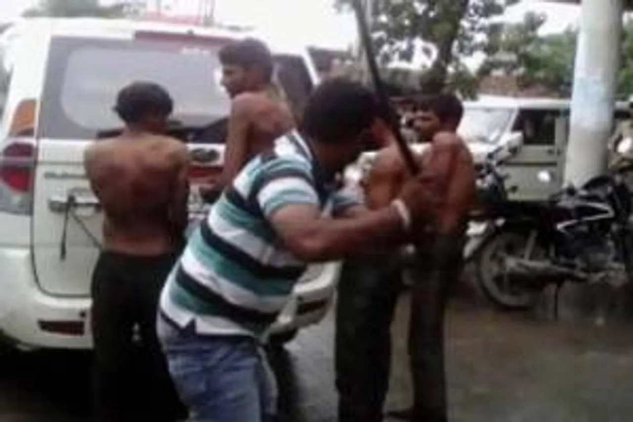 उना दलित कांड: 37 लोगों के खिलाफ चार्जशीट दाखिल, 4 पुलिसकर्मी गिरफ्तार