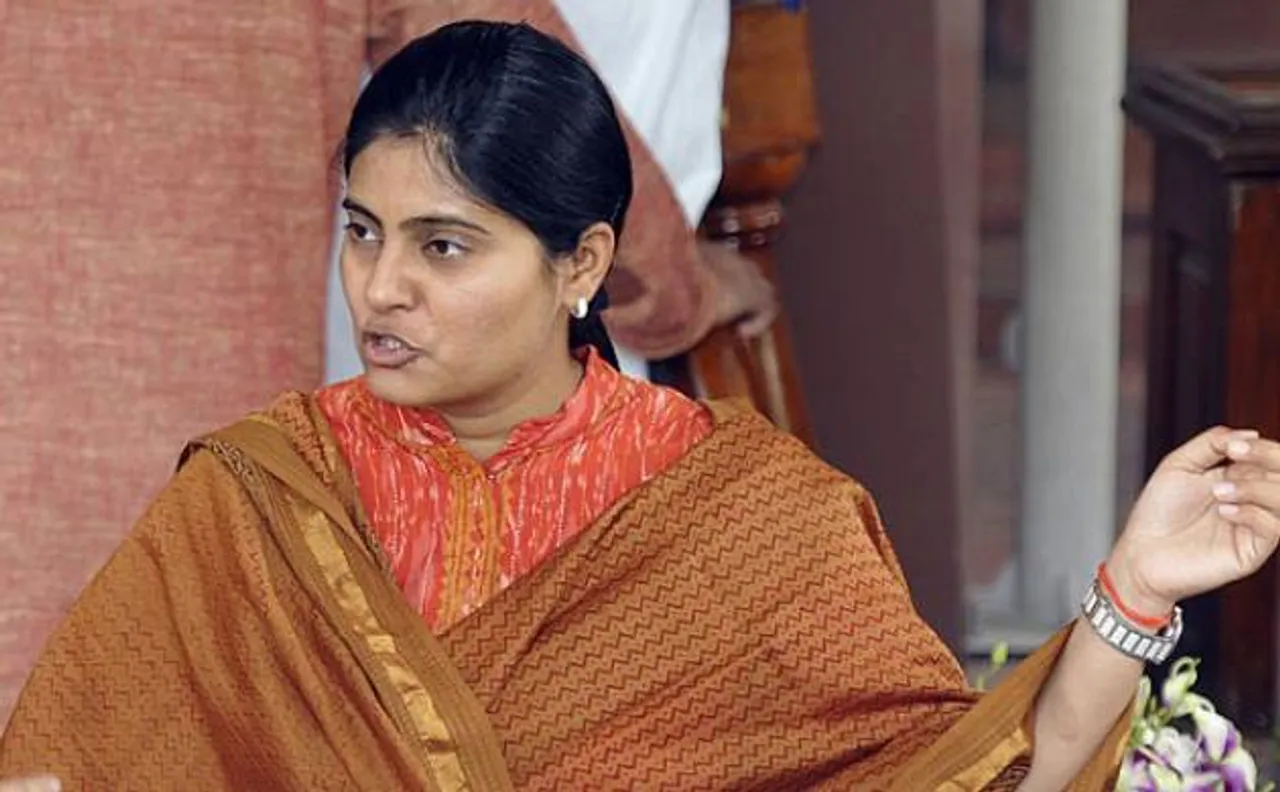 अनुप्रिया पटेल से दुर्व्यवहार करने के मामले में 158 लोगों के खिलाफ FIR दर्ज़