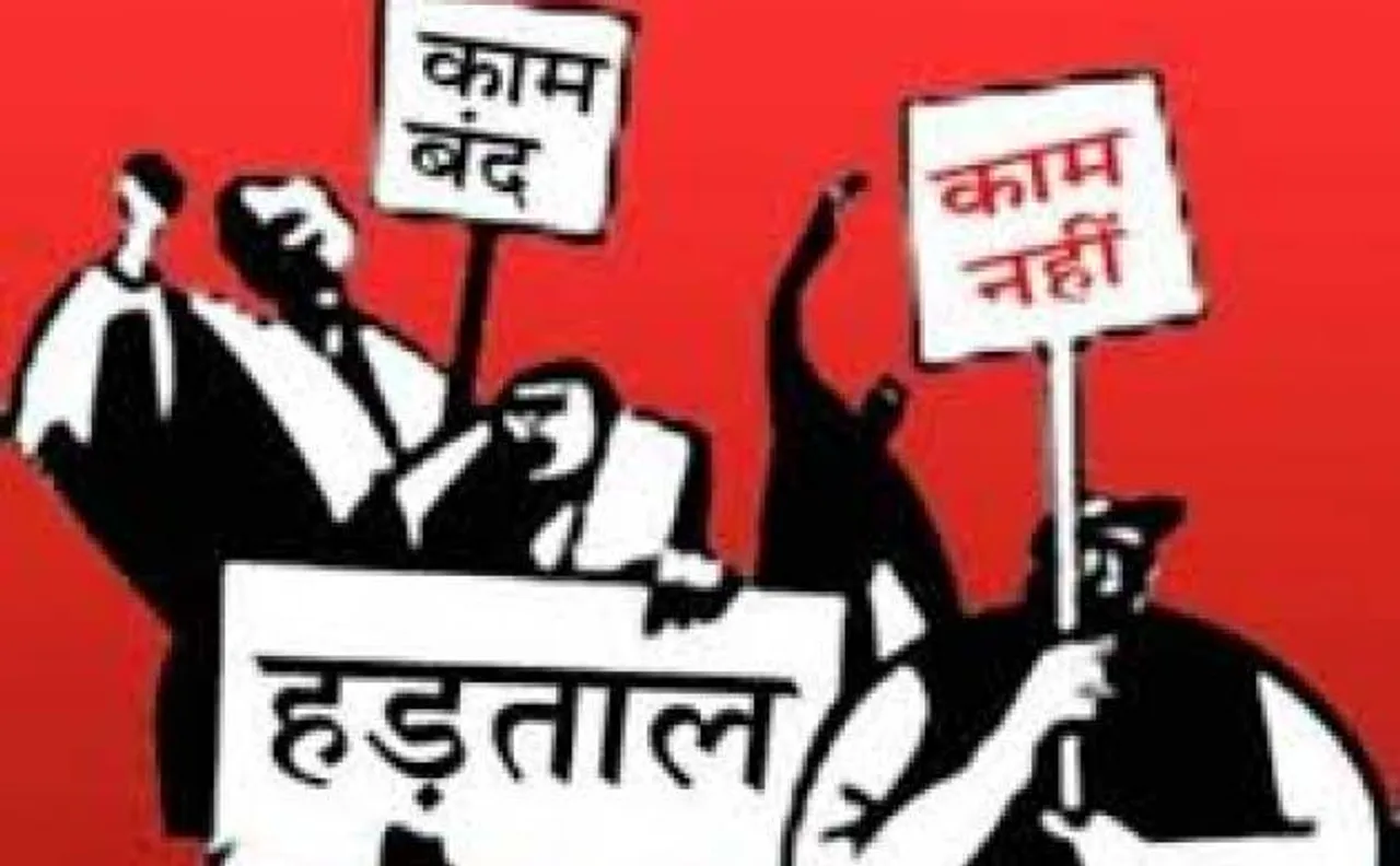 उत्तराखंड के स्कूलों में शिक्षकों का अनिश्तिकालिन हड़ताल, स्कूल में लगे ताले