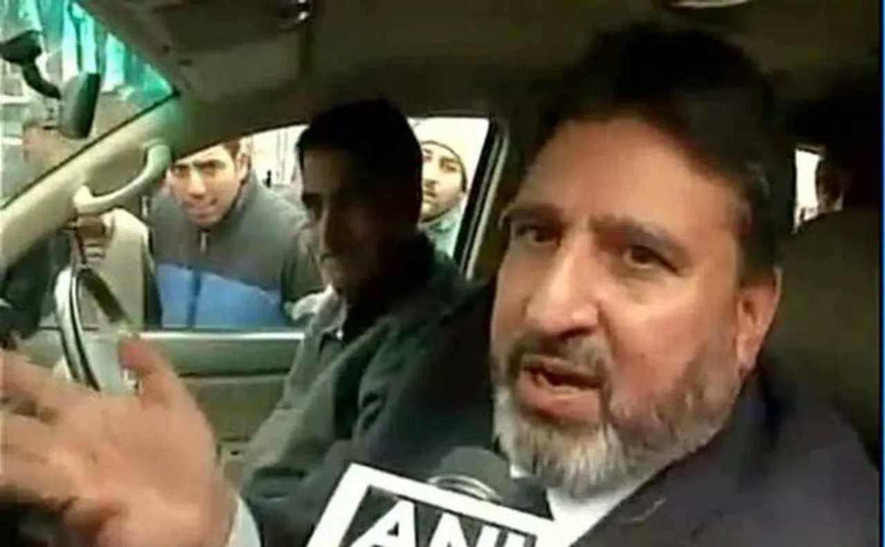 अनंतनाग: पीडीपी लीडर जावेद अहमद शेख के घर पर हुआ आतंकी हमला