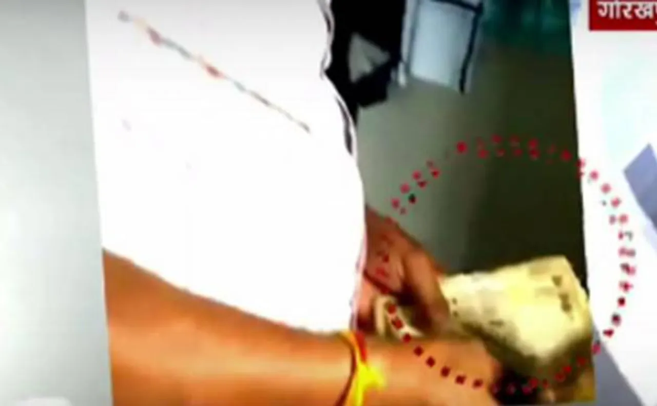 एक्सक्लूसिव वीडियो: UP के घूसखोर पुलिस ने कहा, 'डेढ़ लाख से एक पैसा कम नहीं, चाहे अपनी लाश बिछा दो'