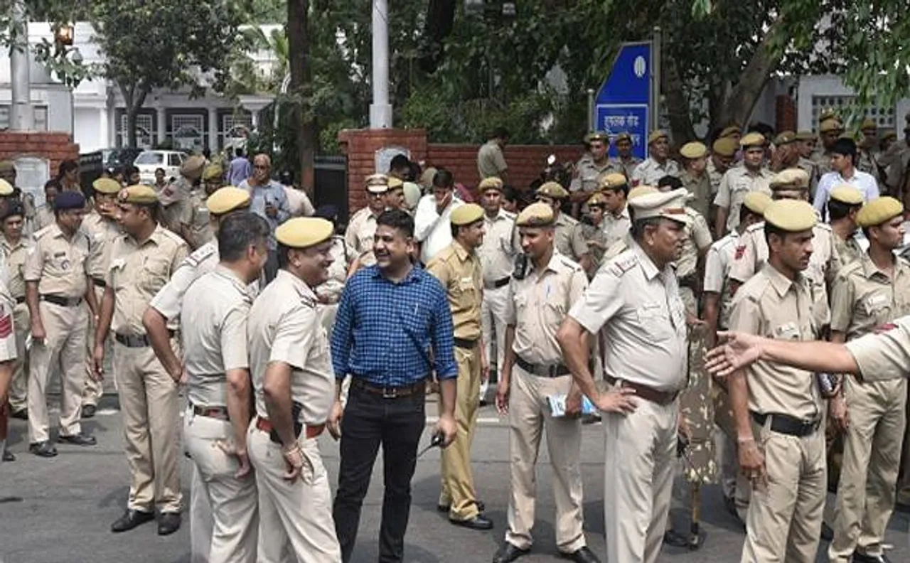 आतंकी हमले की आशंका के मद्देनज़र दिल्ली पुलिस कर रही है सुरक्षा की समीक्षा