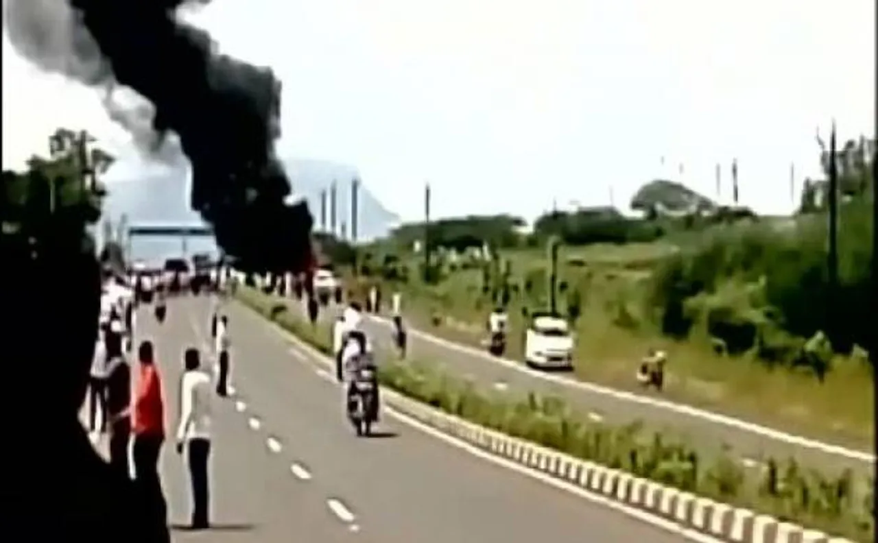 नासिक: मासूम बच्ची से कथित तौर पर रेप, मंत्री के बयान के बाद भड़के लोगों ने फूंकी गाड़ियां