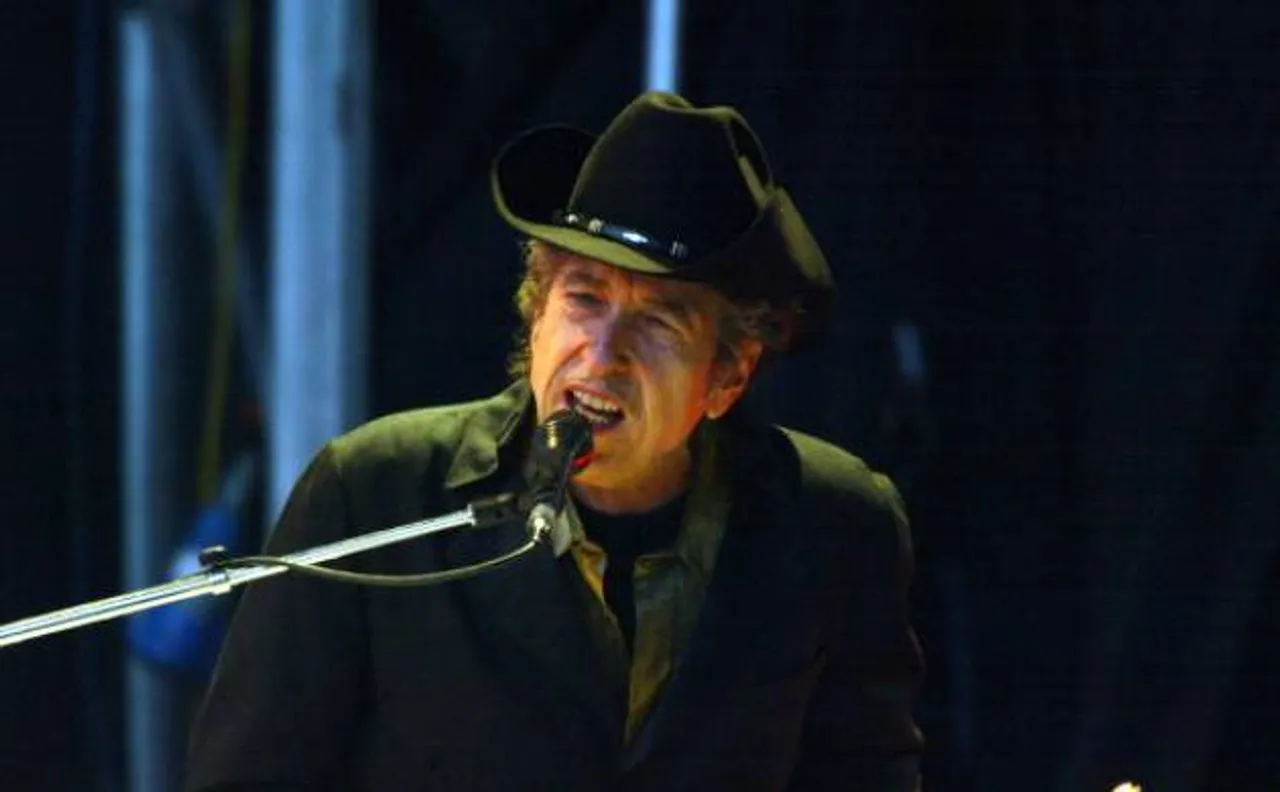 अमेरिकी कवि और गायक बॉब डिलेन को मिला 2016 के लिए साहित्य का नोबेल पुरस्कार