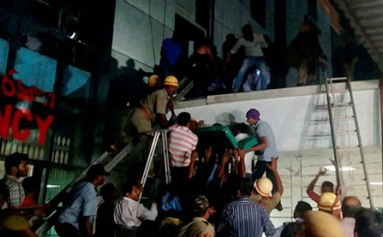 भुवनेश्वर: अस्पताल में आग से 22 की मौत, पीएम मोदी, सोनिया गांधी ने जताया दुख