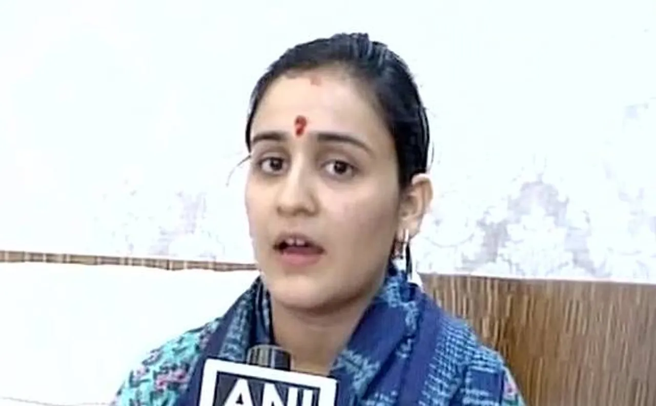 मुलायम की बहू ने की मोदी की तारीफ, कहा जरूरत पड़ने पर फिर हो सर्जिकल स्ट्राइक