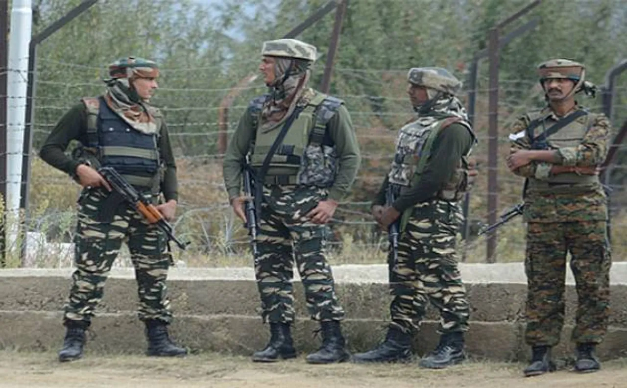 भारतीय सेना को जल्द मिलेगा असॉल्ट राइफल, दुश्मनों को करारा जवाब देने के लिए मिलेंगे बुलेट प्रूफ जैकेट और हेलमेट