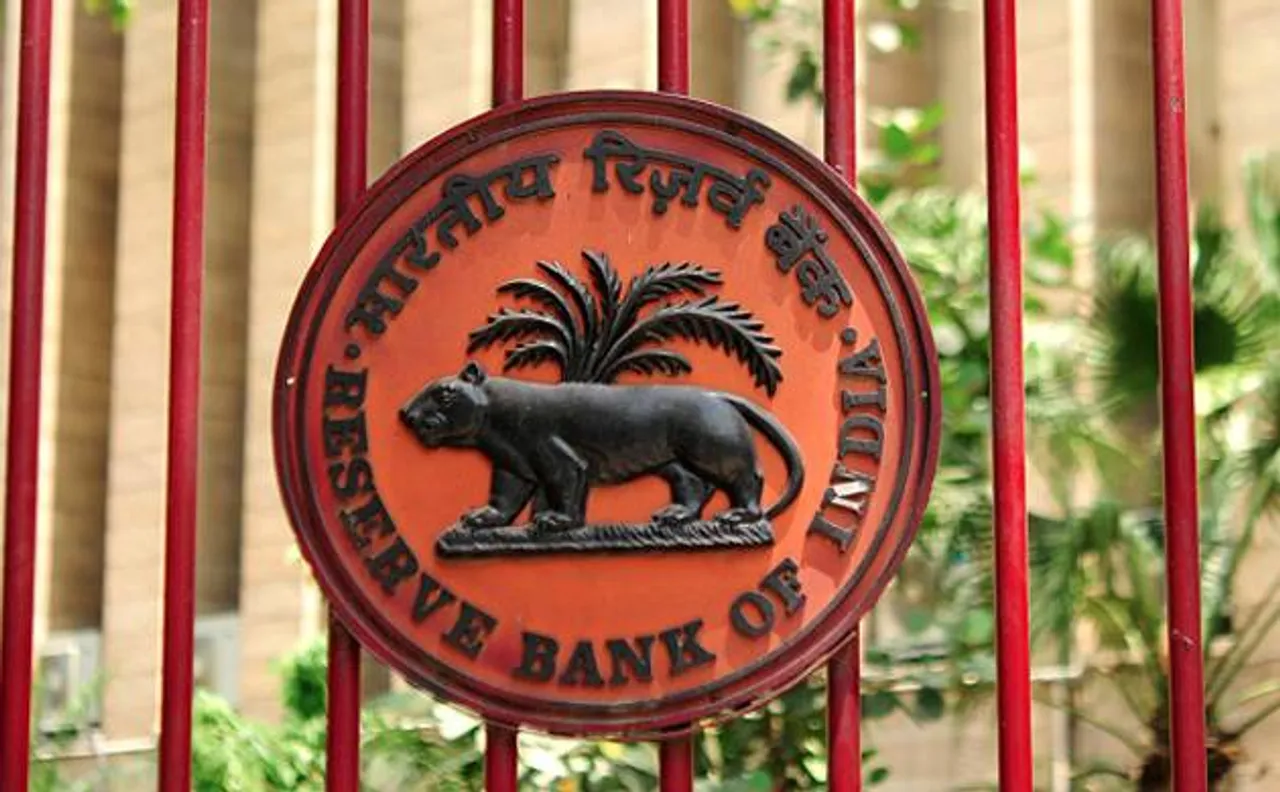 500 और 1000 के नोट बदलने के लिए शनिवार-रविवार को भी खुलें रहेंगे बैंक