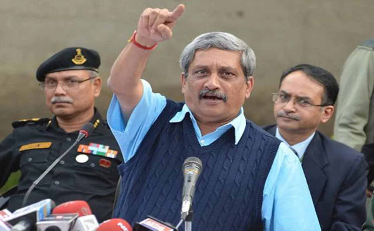 परमाणु बम के 'पहले इस्तेमाल' पर पर्रिकर की फिसली जुबान, सरकार ने किया किनारा