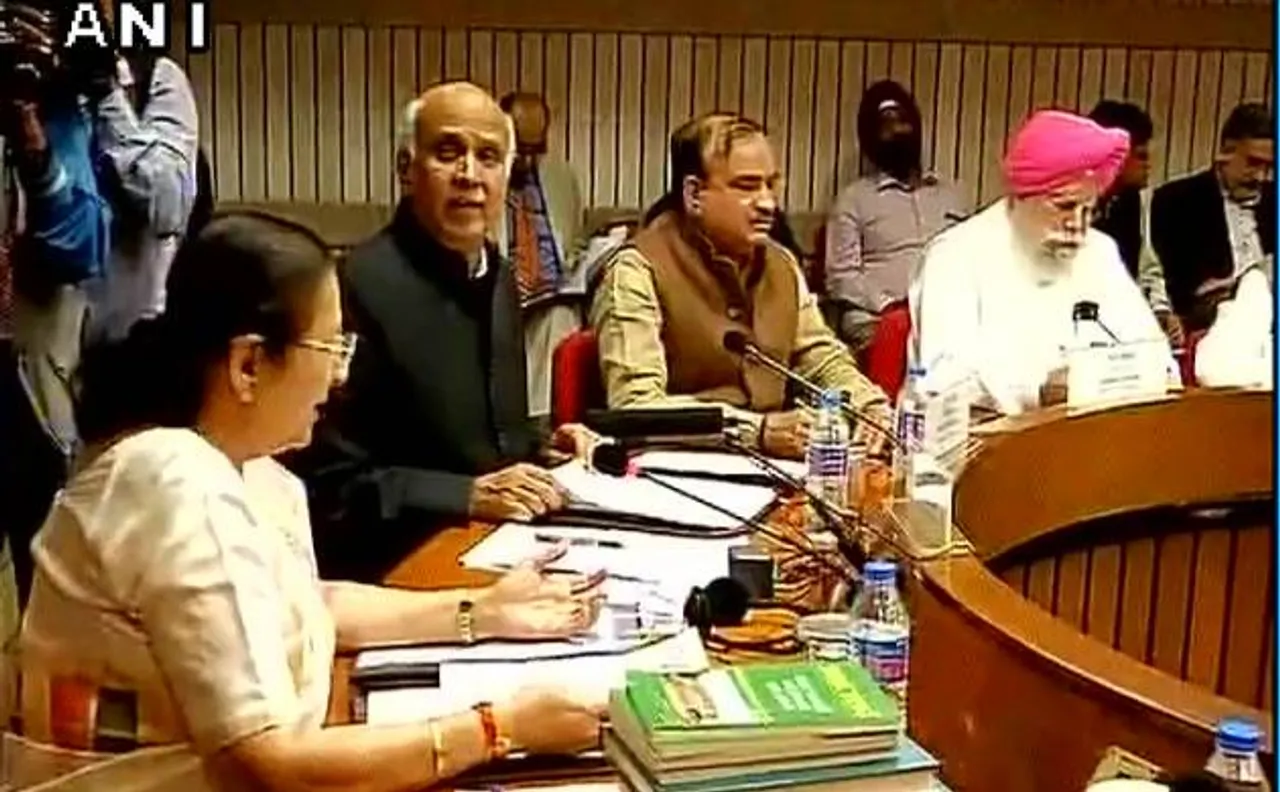 संसद के शीतकालीन सत्र से पहले लोकसभा स्पीकर सुमित्रा महाजन ने सर्वदलीय बैठक बुलाई थी