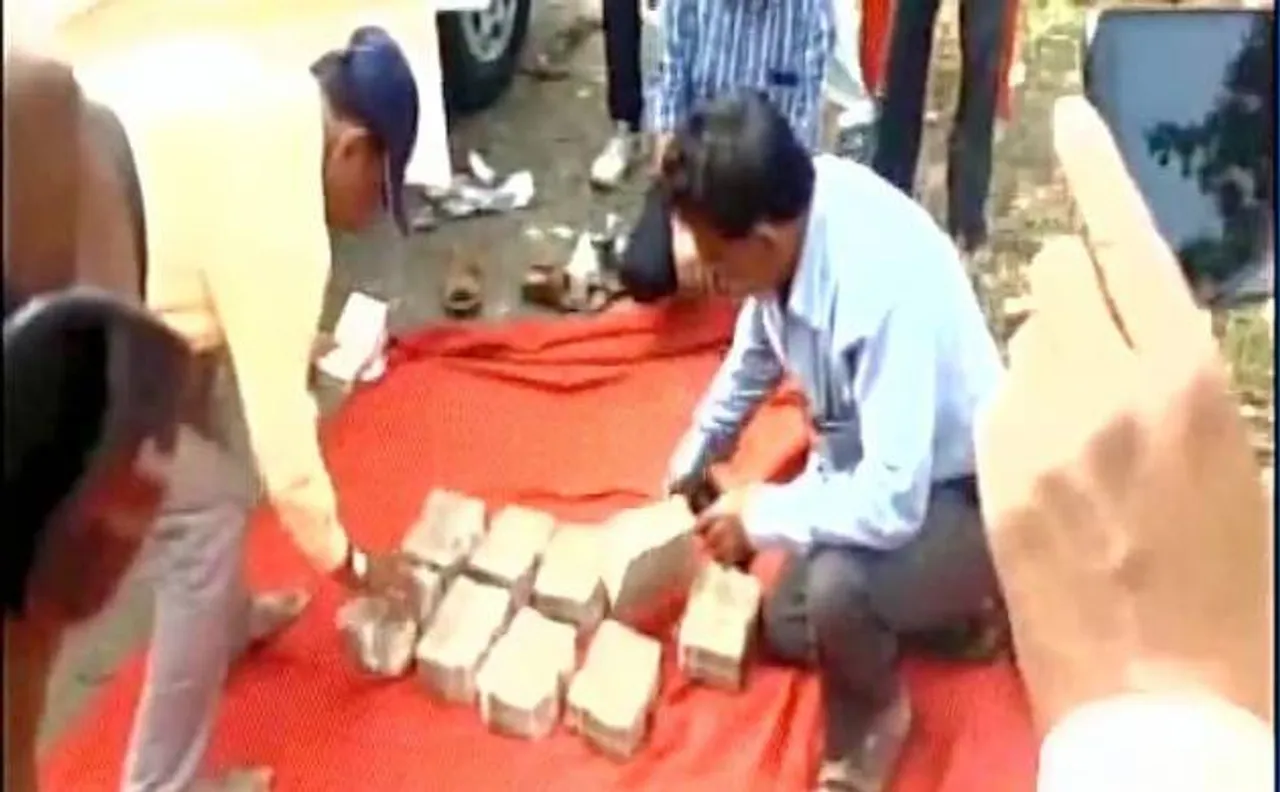 महाराष्ट्र के सहकारिता मंत्री सुभाष देशमुख की गाड़ी से 91 लाख रु कैश बरामद, विपक्ष ने मांगा इस्तीफा