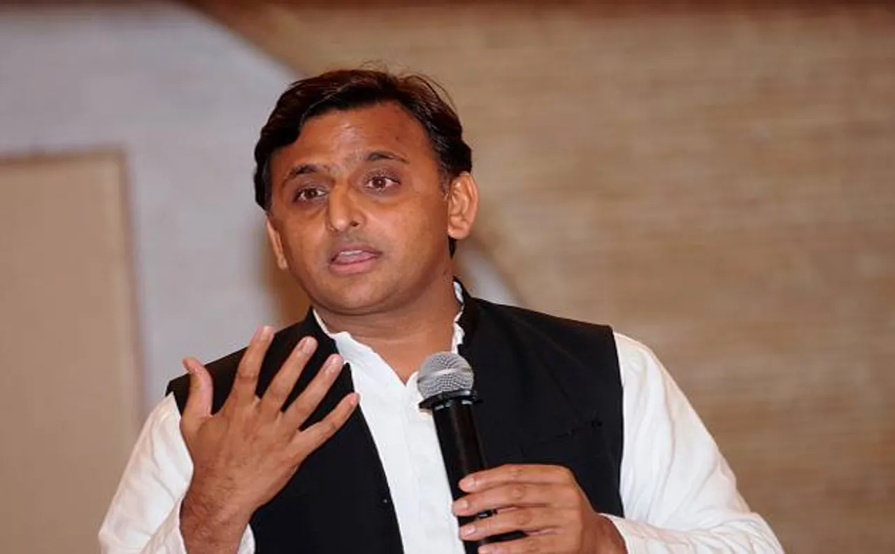 केंद्र सरकार का खड़ा किया हुआ संकट है नोटबंदीः अखिलेश यादव