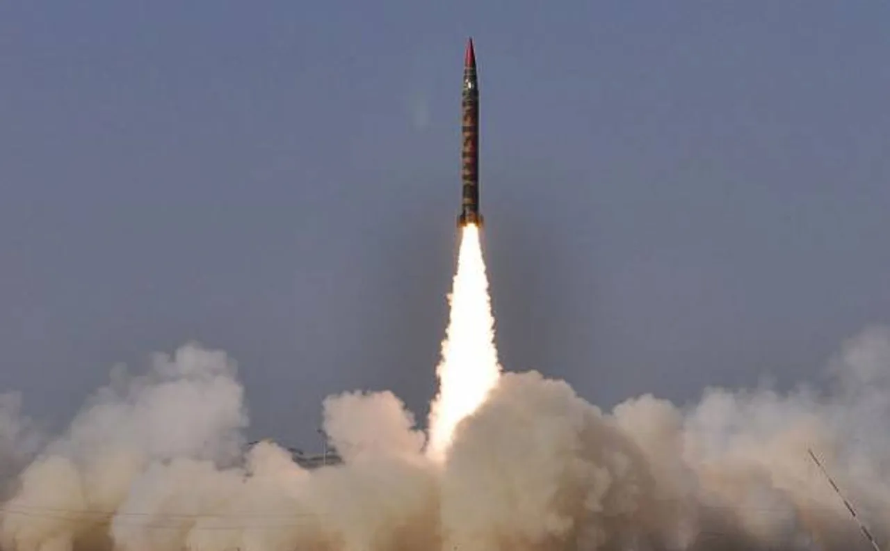 पाकिस्तान के पास 130 से 140 परमाणु हथियार, F-16 को परमाणु हमले के लिए कर रहा है तैयार