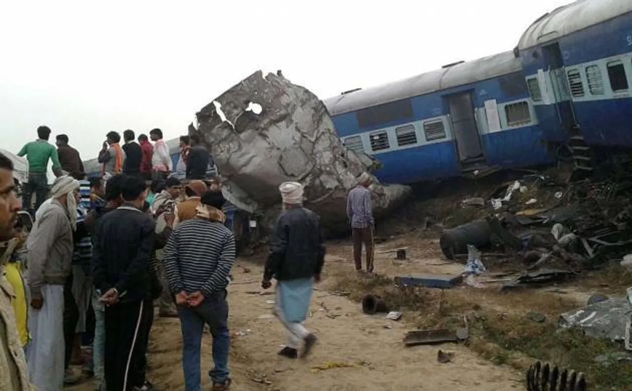 इंदौर-पटना रेल में सफर कर रहे 695 लोगों में से महज 128 लोगो ने कराया था 92 पैसे का बीमा