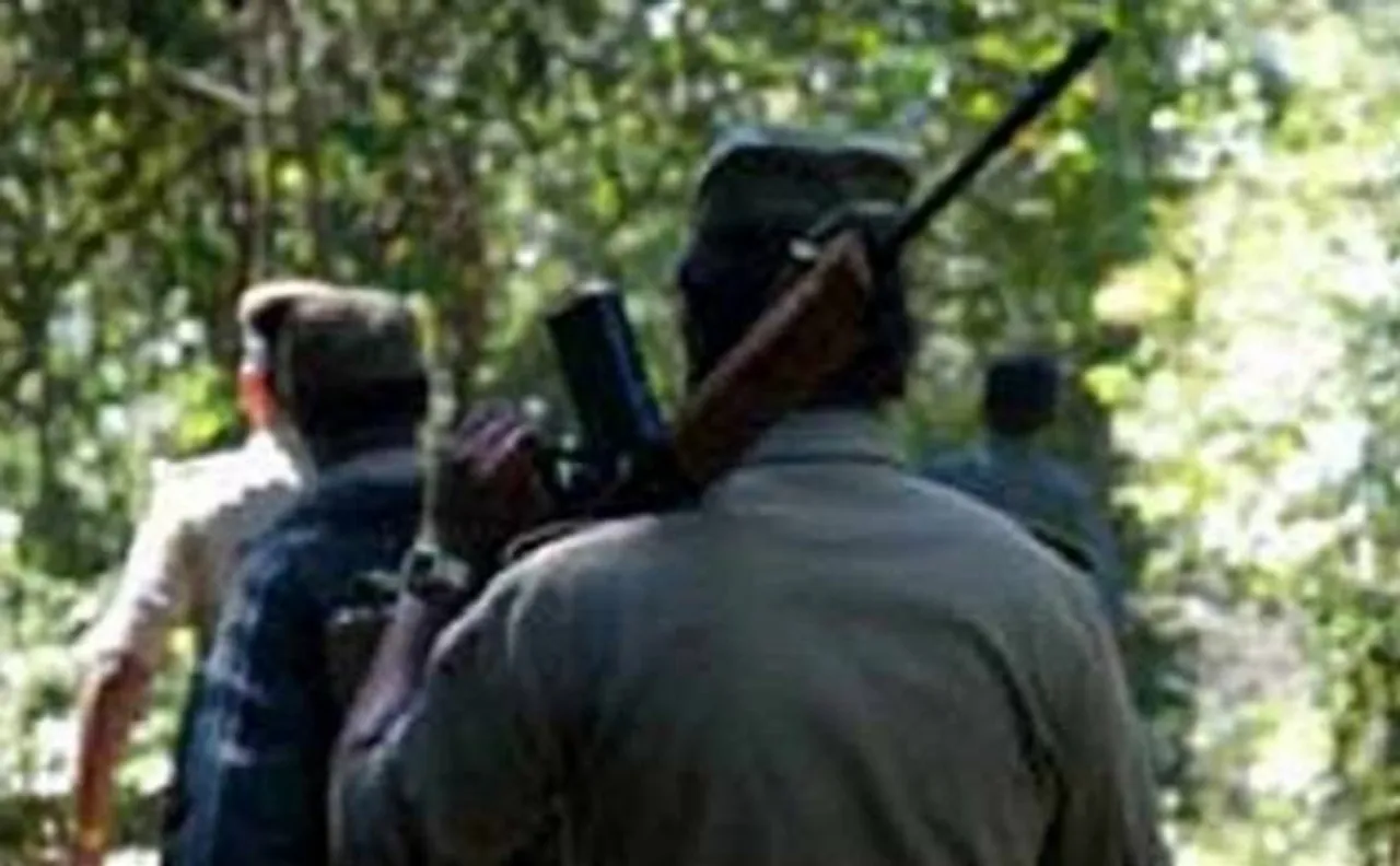 छत्तीसगढ़ में आईईडी धमाके में सीआरपीएफ का 1 जवान शहीद, 1 घायल