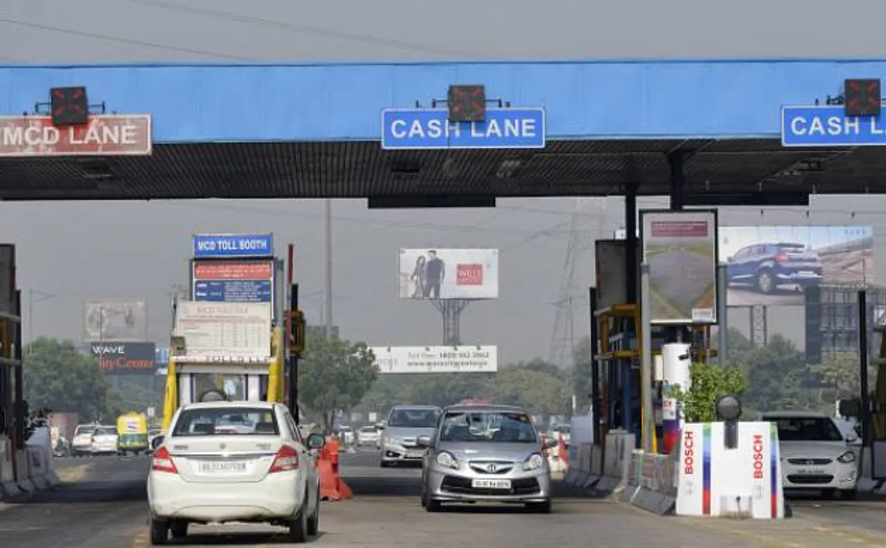 सरकार ने लोगों को दी राहत, 2 दिसंबर तक किसी भी हाइवे पर नहीं लगेगा टोल टैक्स