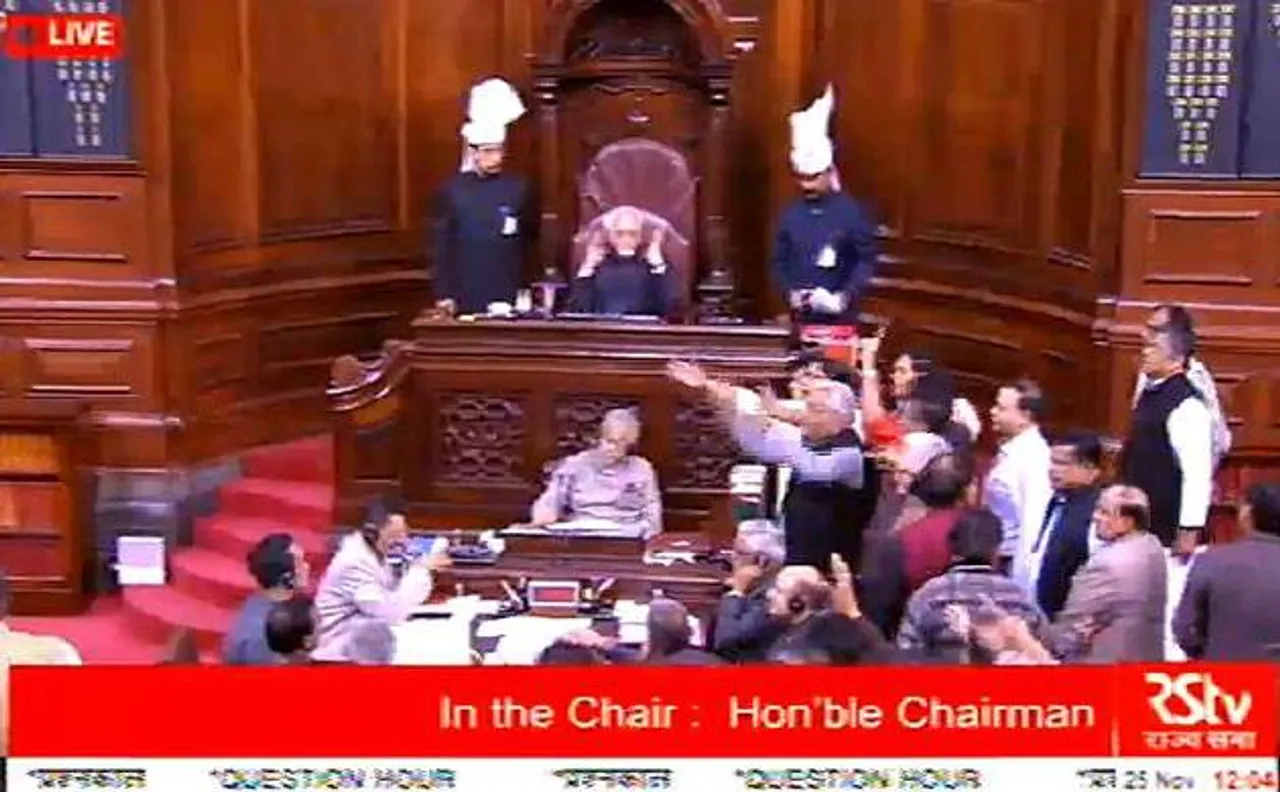 नोटबंदी पर चर्चा के दौरान पीएम की उपस्थिति की मांग पर अड़ा विपक्ष, आठवें दिन भी नहीं हुआ काम