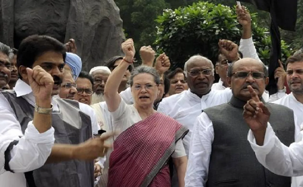 नोटबंदी के खिलाफ भारत बंद को लेकर विपक्ष में एक राय नहीं, कई दल करेंगे विरोध प्रदर्शन