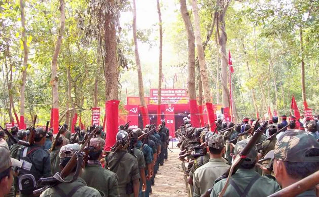 झारखंड के दुमका में 5 माओवादी गिरफ्तार, 31.53 लाख रु के पुराने नोट को भी पुलिस ने किया जब्त