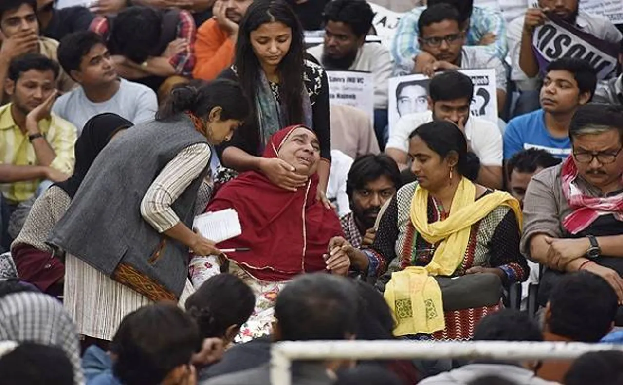 जेएनयू प्रशासन ने दी नजीब के मसले पर आंदोलनरत छात्रों को धमकी