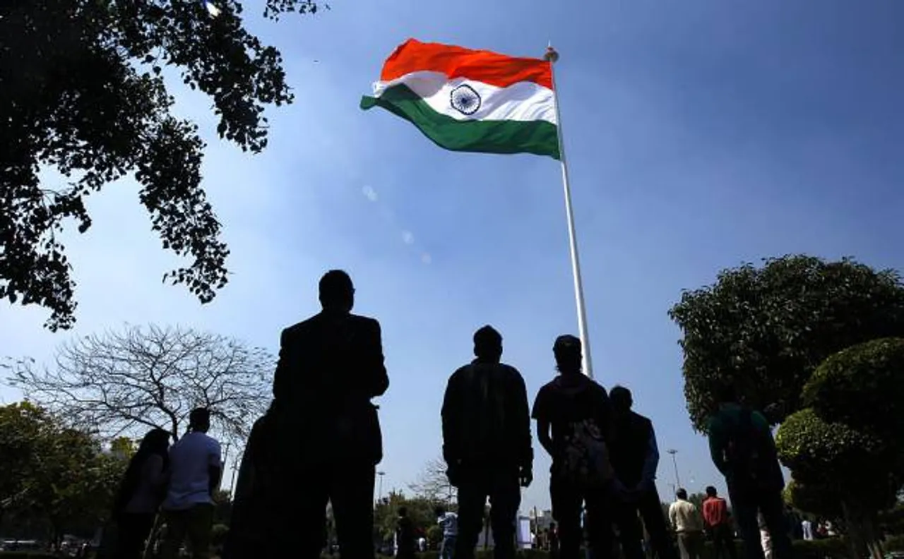 सुप्रीम कोर्ट ने जारी किया निर्देश, अब सिनेमा हॉल में राष्ट्रगान चलाना होगा अनिवार्य