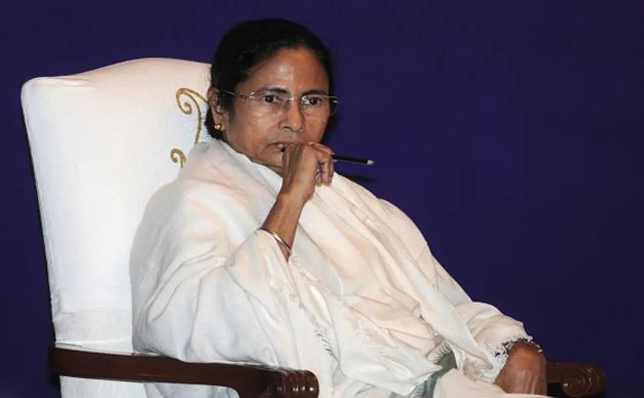 ममता बनर्जी ने लगाया केंद्र पर सैन्य तख्तापलट का आरोप, आज दिल्ली में राष्ट्रपति से मिलेगी