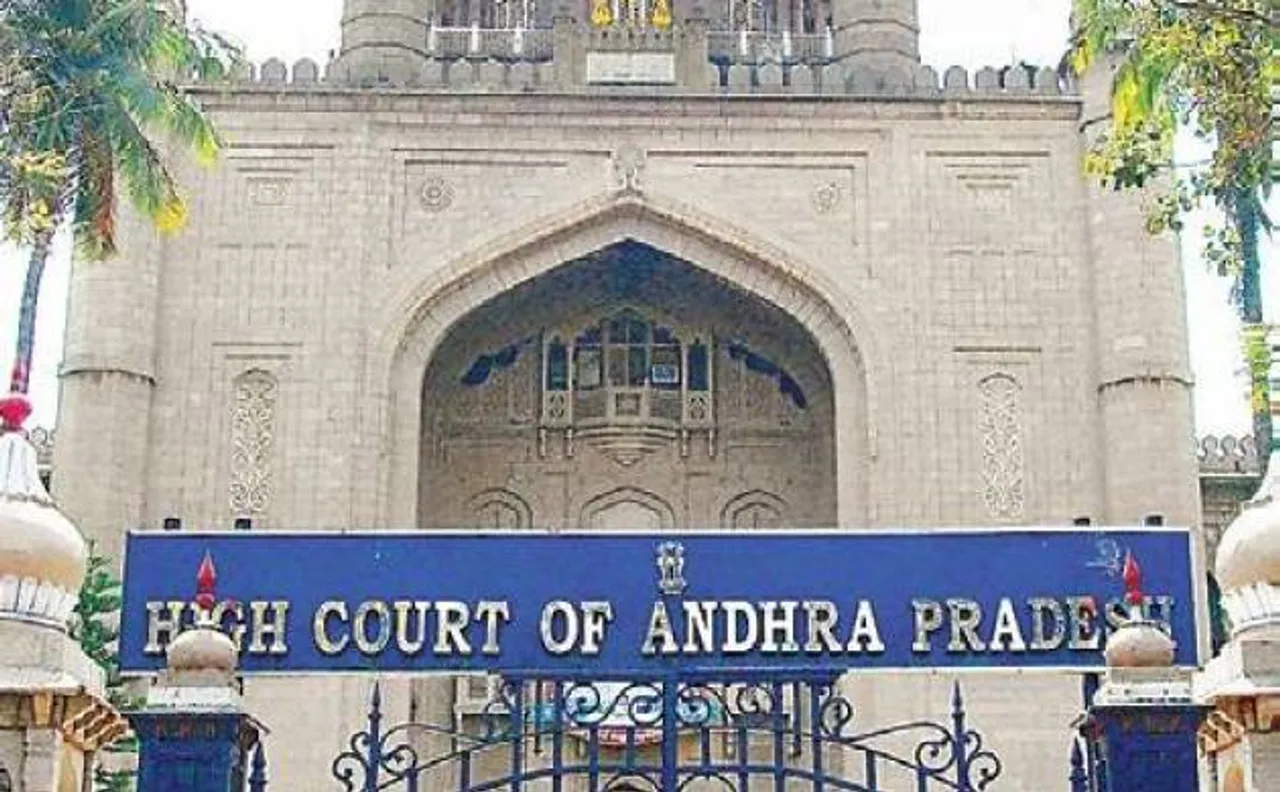 नोटबंदी से परेशान लोगों को राहत देने के लिए हैदराबाद HC के जज़ और रजिस्ट्रार नहीं निकालेंगे पैसे