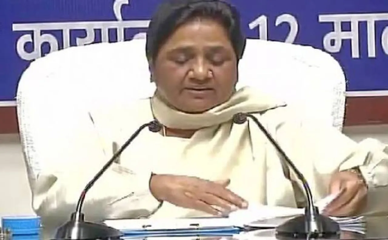 मायावती का पीएम मोदी पर हमला, नोटबंदी के बहाने उद्योगपतियों को लाभ पहुंचाया जा रहा है