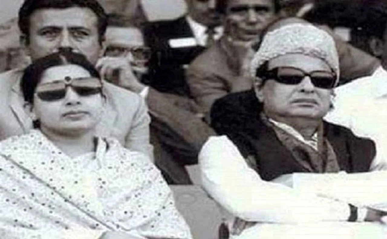 एमजीआर फिल्मों के हीरो ही नहीं राजनीति में जयललिता के गुरु भी थे