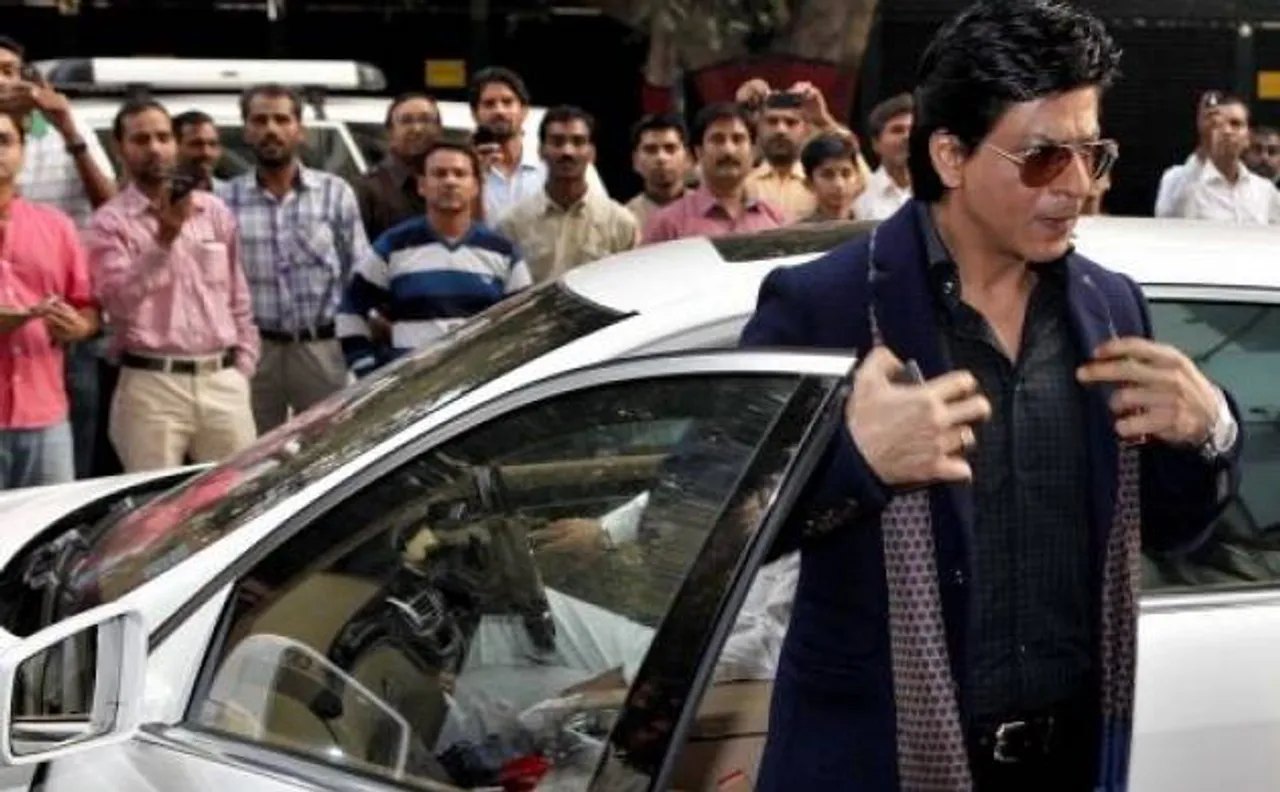 'रईस' की रिलीज से पहले MNS चीफ राज ठाकरे से मिले शाहरुख खान