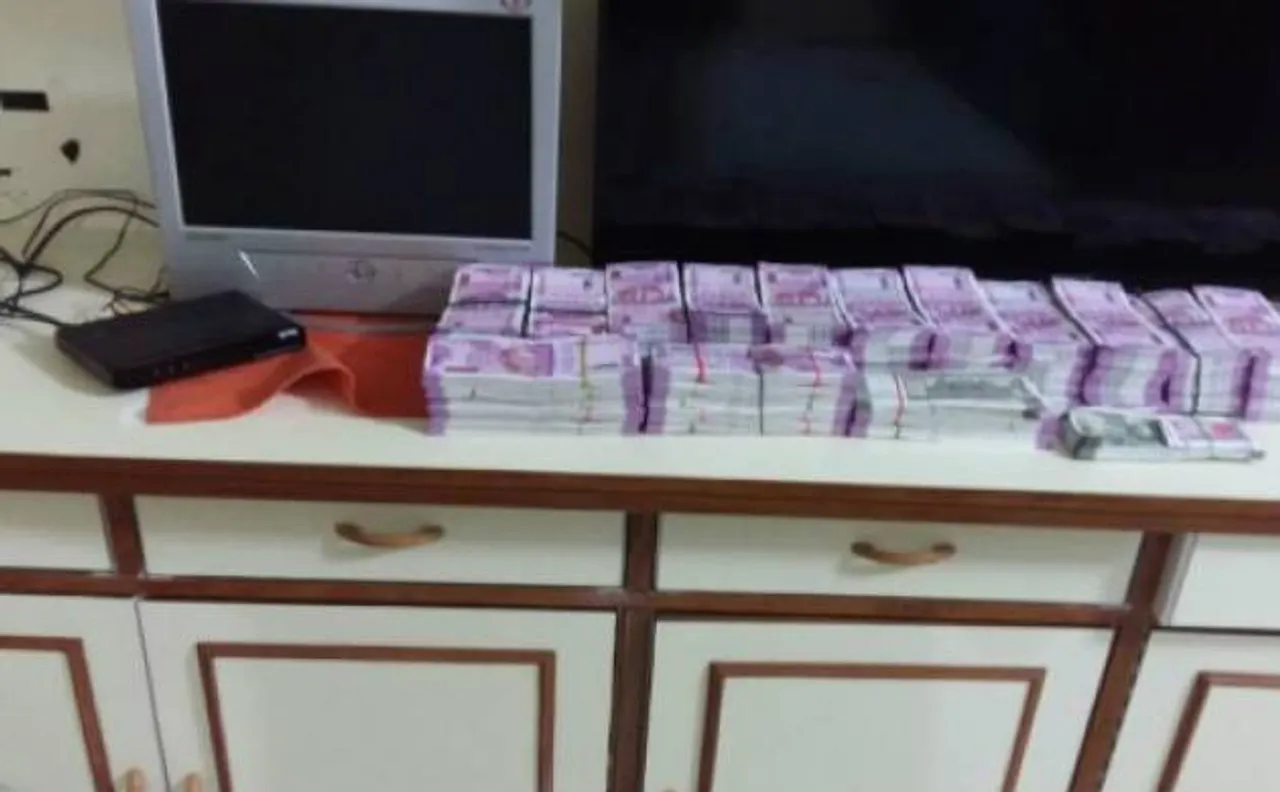 गुवाहाटी में CID की छापेमारी में एक कारोबारी के घर से 1 करोड़ 54 लाख रुपये के नए नोट बरामद