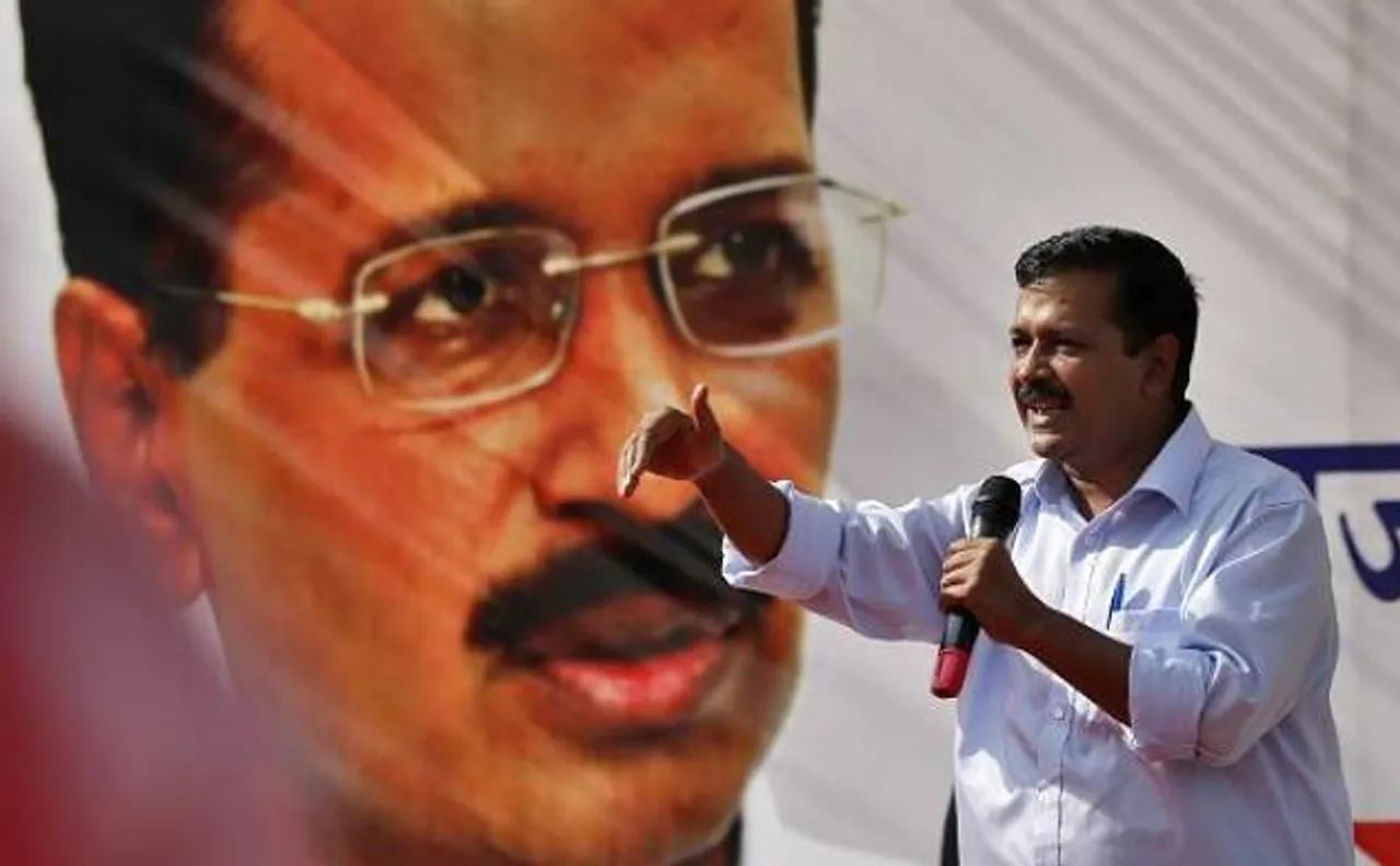 कांग्रेस-बीजेपी के वार में कूदे केजरीवाल, पूछा- सदन के बाहर पीएम मोदी को बेनकाब क्यों नहीं करते राहुल?