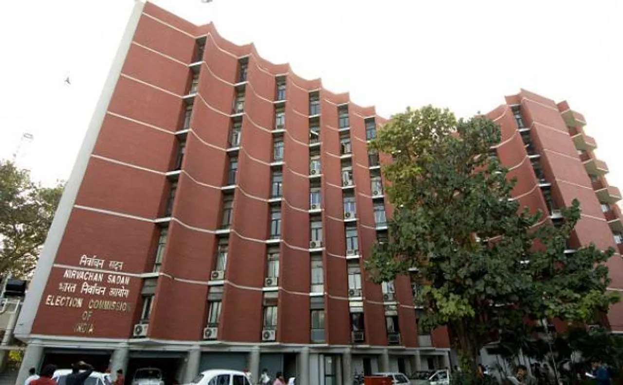 EC ने सरकार से की सिफारिश, दो सीटों पर चुनाव लड़ने का प्रावधान किया जाए खत्म