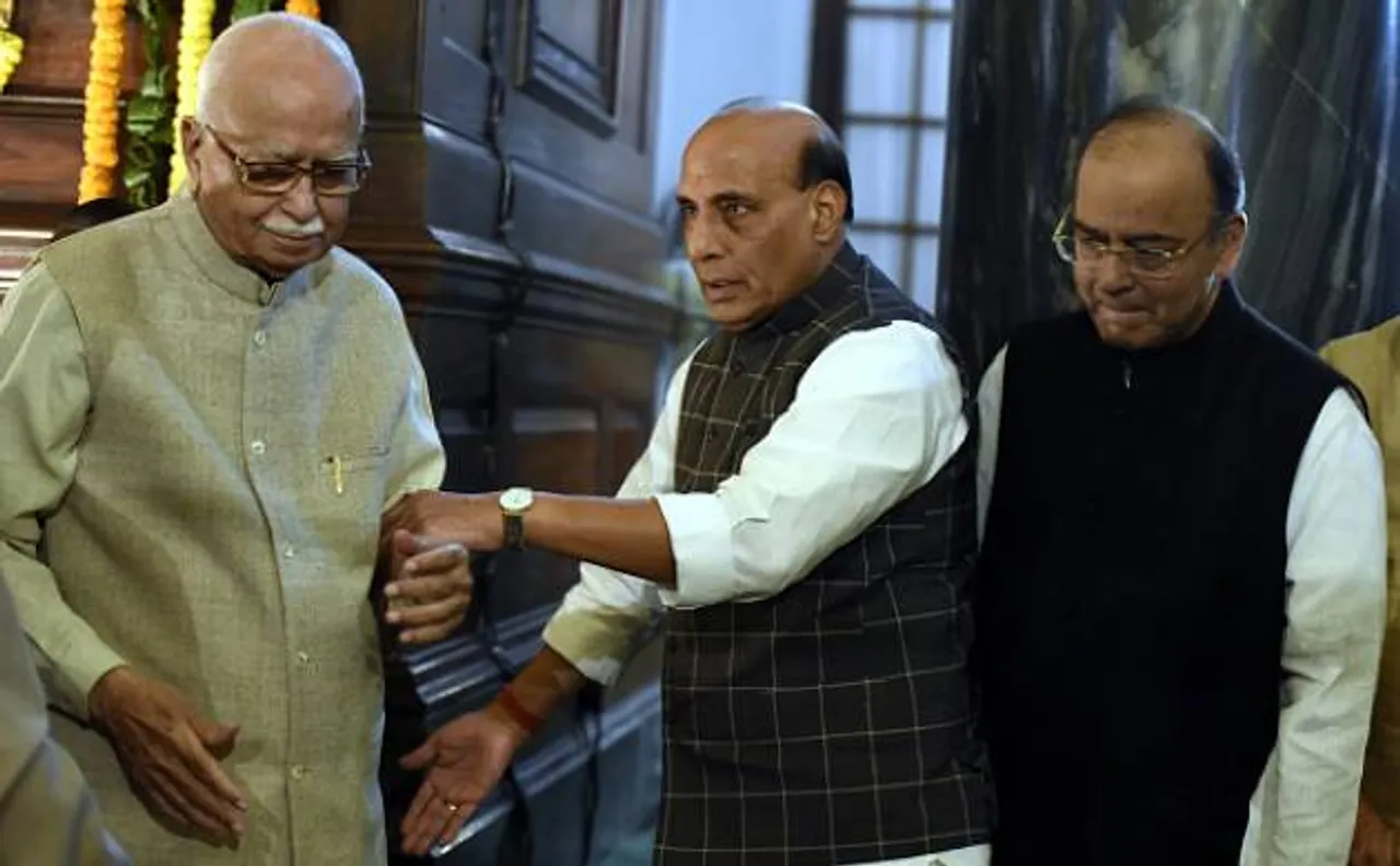 संसद में हो रहे हंगामे से दुखी हैं लालकृष्ण आडवाणी, कहा इस्तीफ़ा देने को जी चाहता है