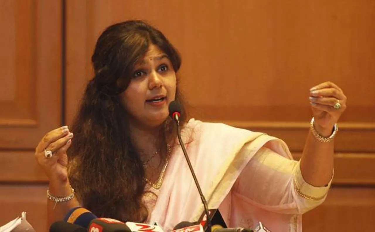 पंकजा मुंडे को मिली राहत, एसीबी ने चिक्की खरीद मामले में दी क्लीन चिट