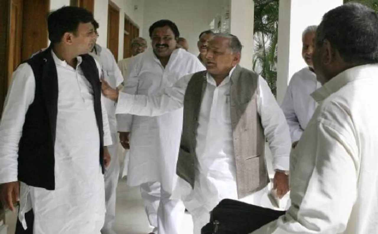 CM अखिलेश का अपने करीबियों को पैगाम, कहा टिकट की चिंता न करें