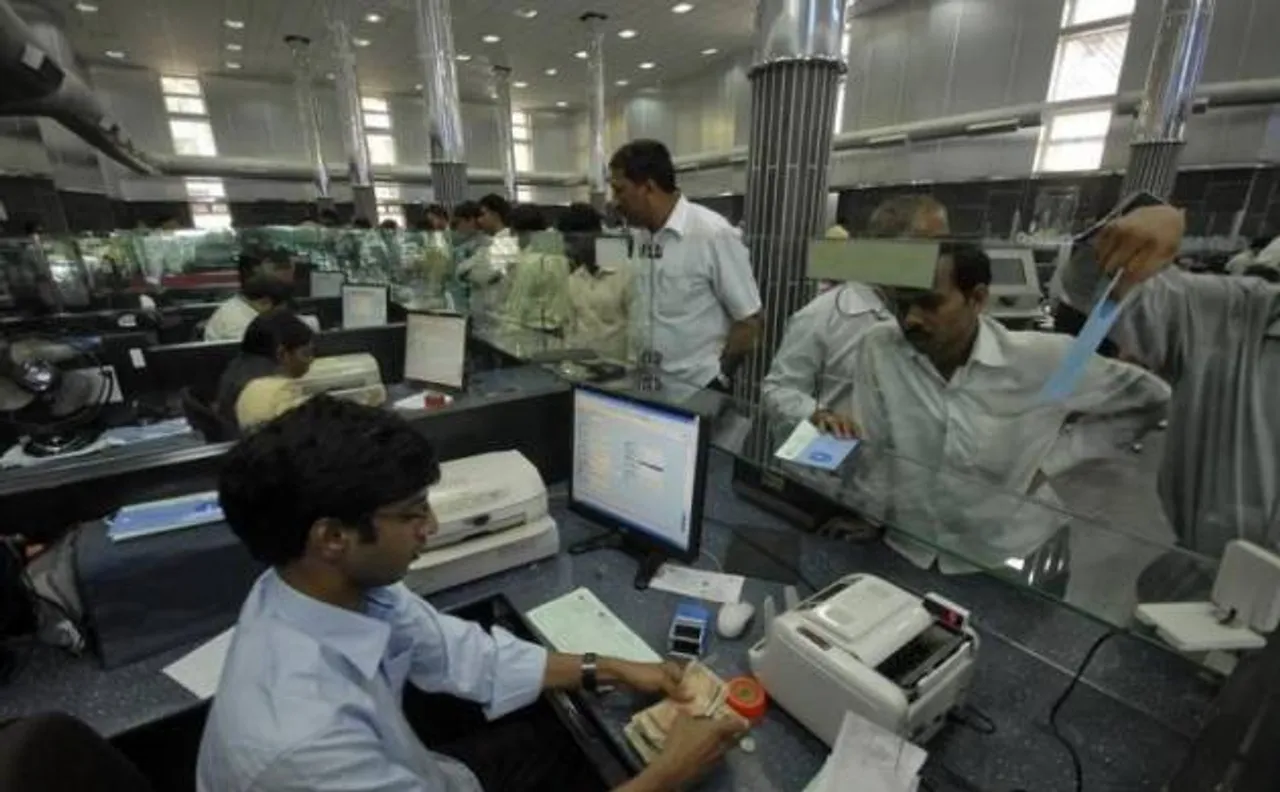 नकद निकासी सीमा बढ़ने की संभावना, बैंक अधिकारियों को उम्मीद