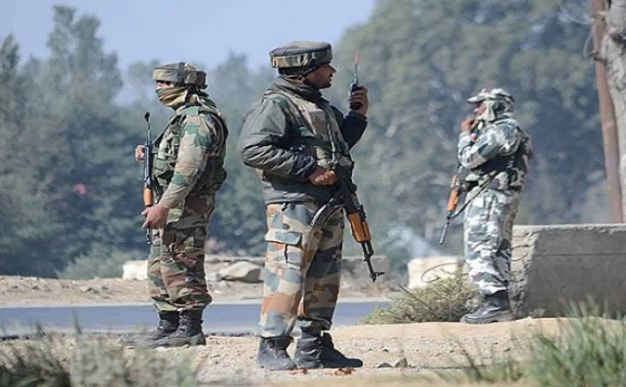 जम्मू-कश्मीर: नये साल के जश्न में आतंकियों का खलल, हंदवाड़ा में एक जवान शहीद