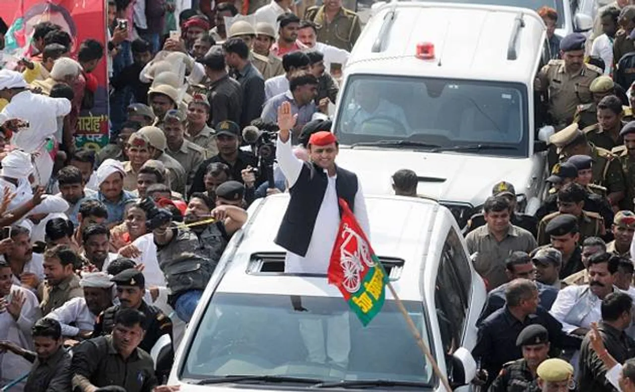 अखिलेश बने समाजवादी पार्टी के राष्ट्रीय अध्यक्ष, अधिवेशन में नहीं शामिल हुए मुलायम और शिवपाल, अमर सिंह पार्टी से बाहर