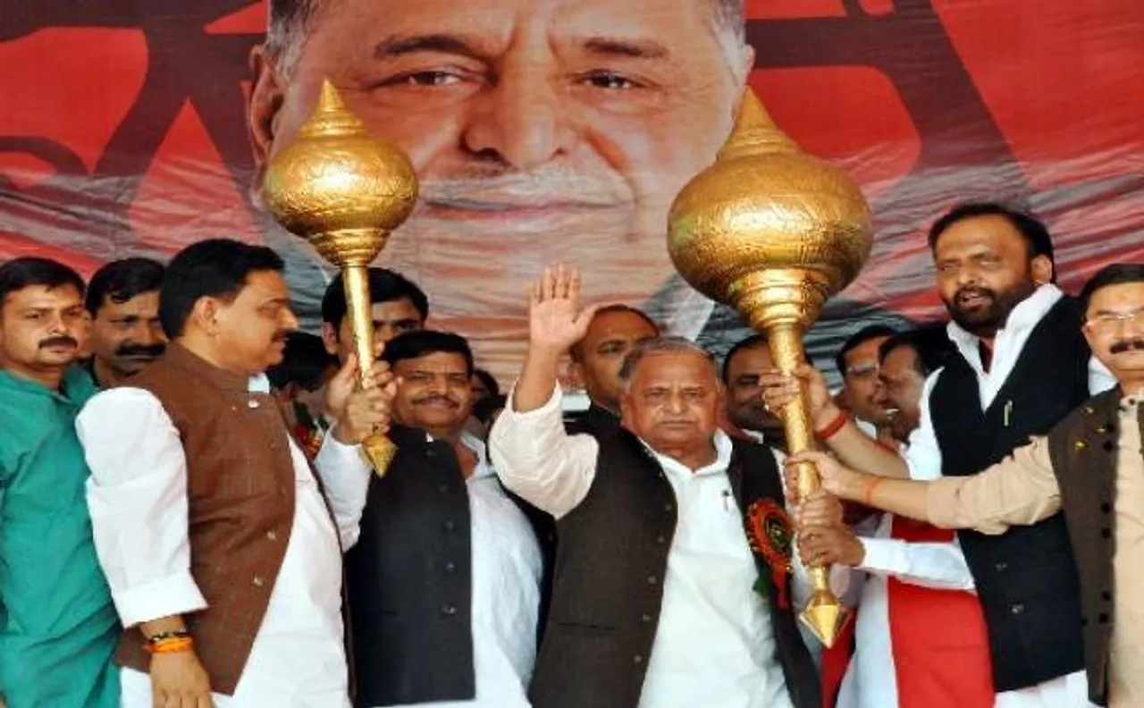 सपा सम्मेलन में अखिलेश चुने गये राष्ट्रीय अध्यक्ष; मुलायम ने राम गोपाल को फिर किया पार्टी से बाहर, 5 जनवरी को बुलाया राष्ट्रीय अधिवेशन