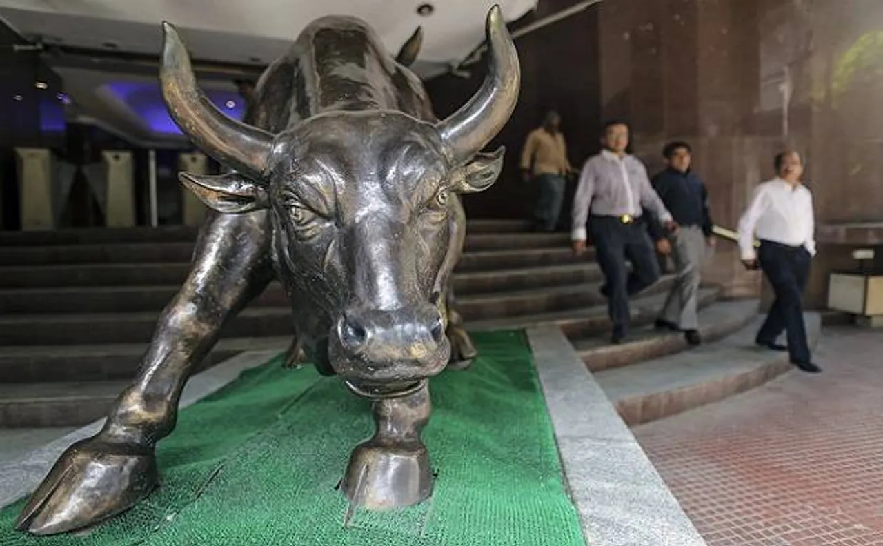 ट्रंप की ताजपोशी से पहले सेंसेक्स में जबरदस्त उछाल, निफ्टी 8350 के पार
