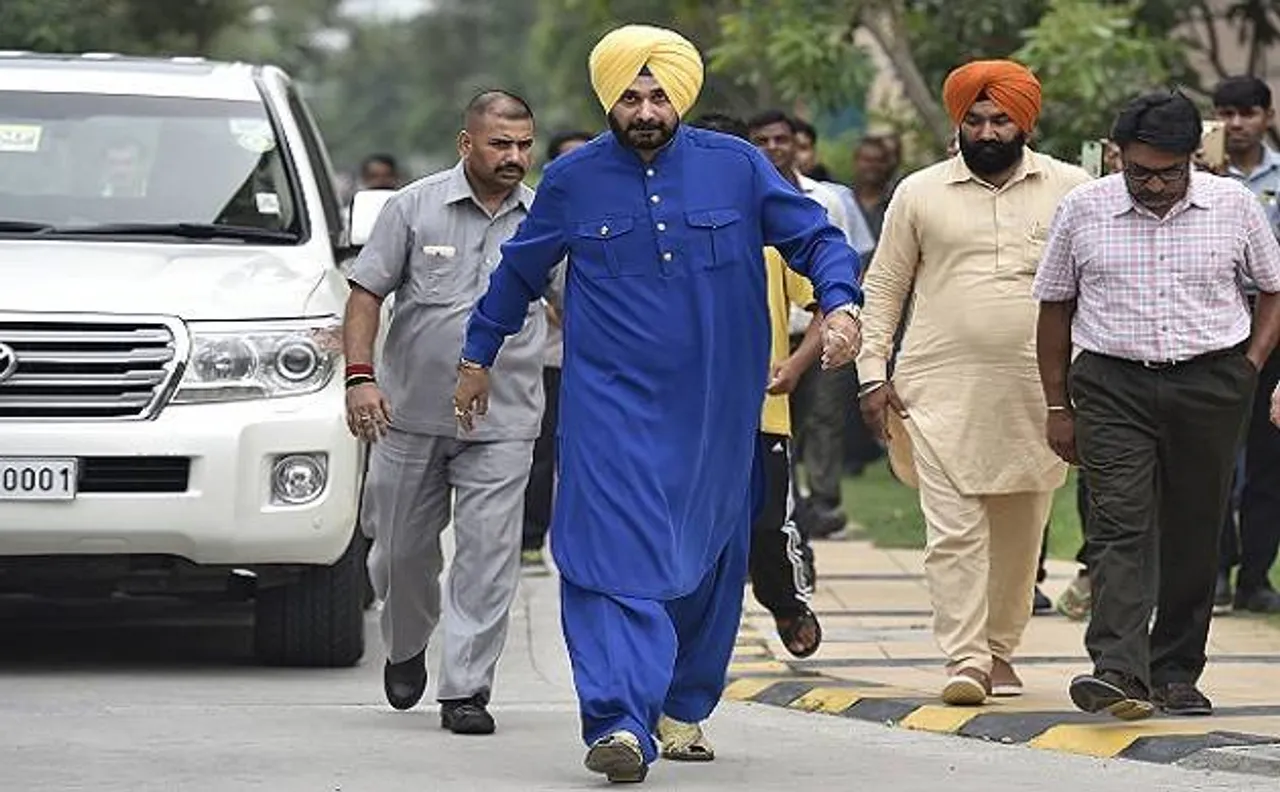 कांग्रेस की चौथी सूची में भी सिद्धू का नाम नहीं, शनिवार को कांग्रेस में शामिल हो सकते हैं सिंद्धू