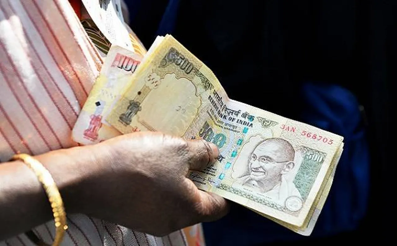 RBI के आंकड़ों से हुई पुष्टि, बैंकों में जमा हुए 15 लाख करोड़ रुपये के पुराने नोट