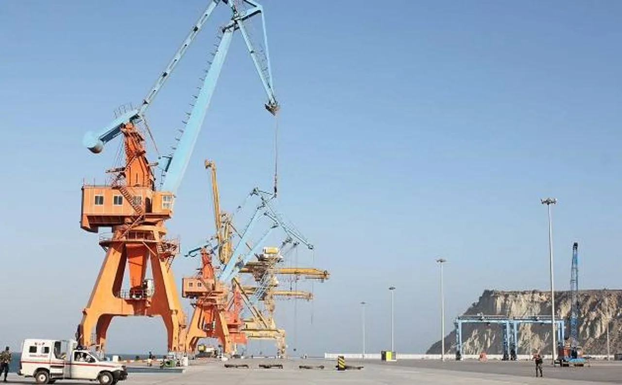 चीन ने CPEC की सुरक्षा के लिए पाकिस्तान को दिए 2 जहाज