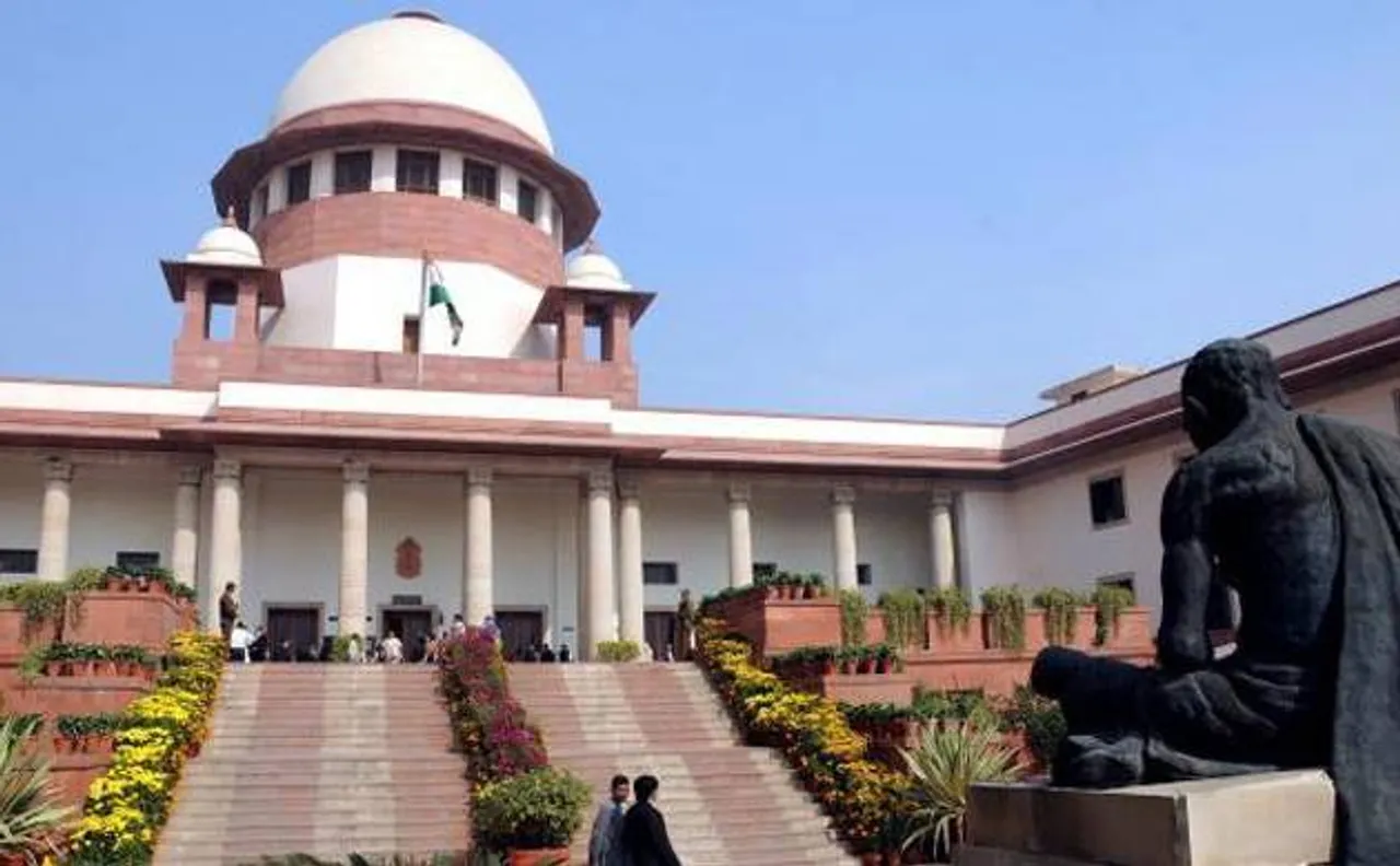 सुप्रीम कोर्ट का आदेश, दिल्ली के निजी स्कूल मर्ज़ी से नहीं बढ़ा सकते फीस, लेनी होगी सरकार से इजाज़त